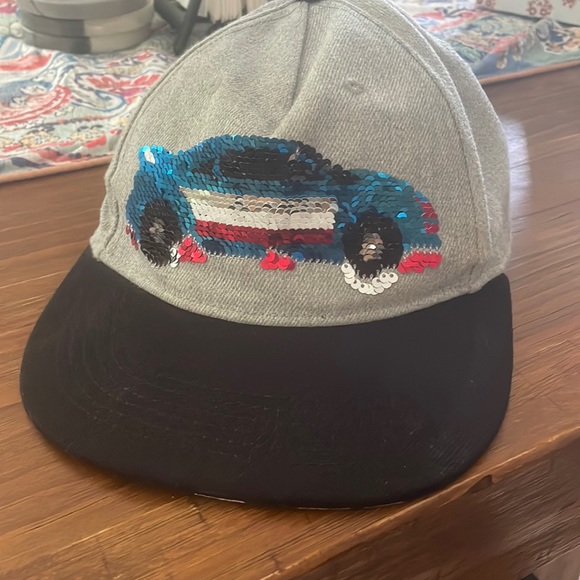 SEQUINS FLIP HAT 🧢PICK 3 FOR $20 - Picture 1 of 4